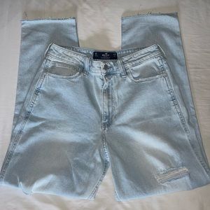 Hollister Ultra High Rise Mom Jeans Size 5R